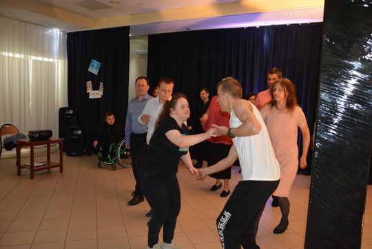 Chełm. Premiera spektaklu ,,Spełnić marzenie" w wykonaniu grupy teatralnej INVICTUS [GALERIA ZDJĘĆ]