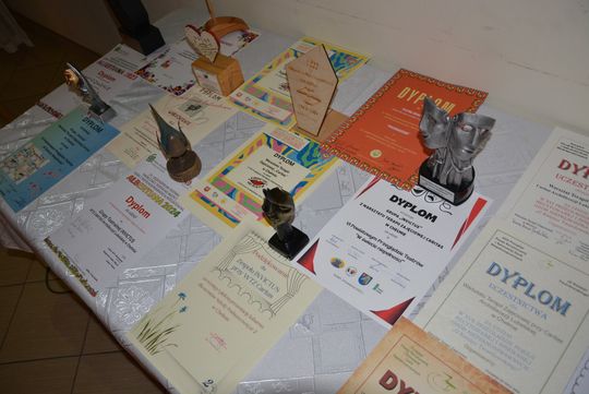 Chełm. Premiera spektaklu ,,Spełnić marzenie" w wykonaniu grupy teatralnej INVICTUS [GALERIA ZDJĘĆ]