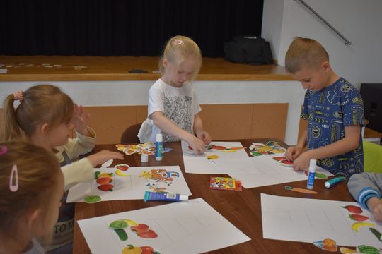 Uczniowie ze Szkoły Podstawowej w Żółkiewce odwiedzili bibliotekę [GALERIA ZDJĘĆ]