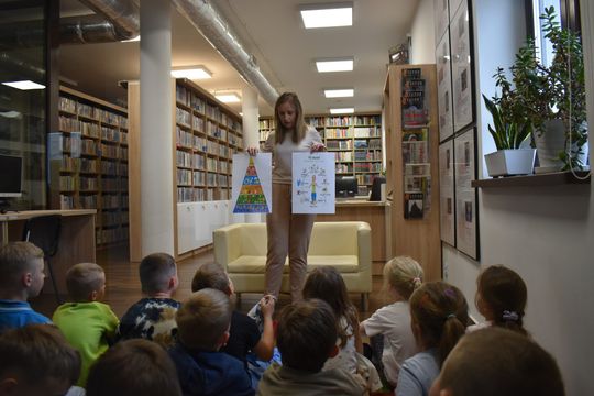 Uczniowie ze Szkoły Podstawowej w Żółkiewce odwiedzili bibliotekę [GALERIA ZDJĘĆ]