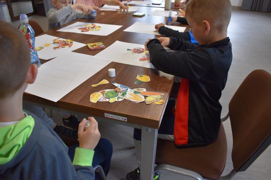 Uczniowie ze Szkoły Podstawowej w Żółkiewce odwiedzili bibliotekę [GALERIA ZDJĘĆ]