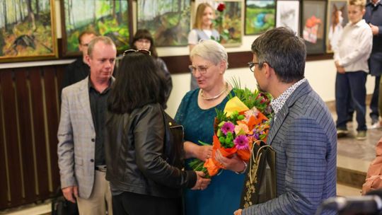 Plenerowe Reminiscencje – wystawa grupy artystycznej Alternatywa w Chełmskim Domu Kultury [GALERIA ZDJĘĆ]