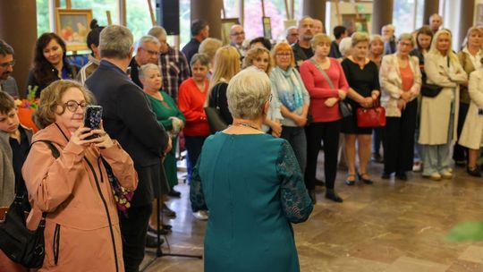 Plenerowe Reminiscencje – wystawa grupy artystycznej Alternatywa w Chełmskim Domu Kultury [GALERIA ZDJĘĆ]