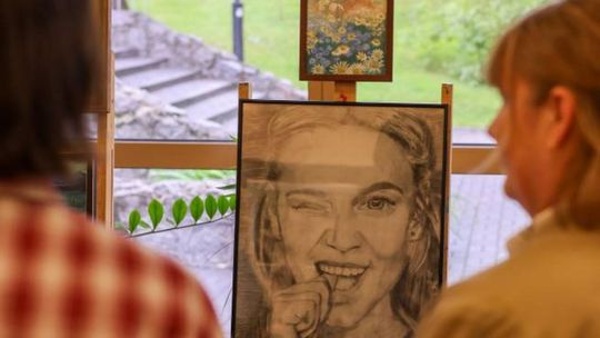 Plenerowe Reminiscencje – wystawa grupy artystycznej Alternatywa w Chełmskim Domu Kultury [GALERIA ZDJĘĆ]