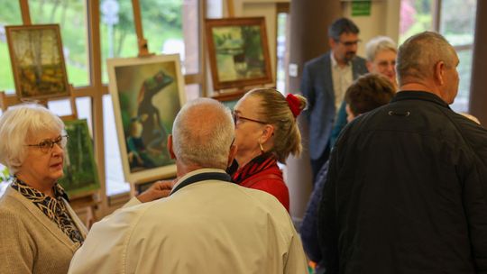 Plenerowe Reminiscencje – wystawa grupy artystycznej Alternatywa w Chełmskim Domu Kultury [GALERIA ZDJĘĆ]