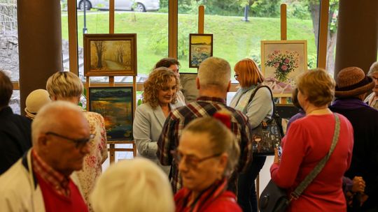 Plenerowe Reminiscencje – wystawa grupy artystycznej Alternatywa w Chełmskim Domu Kultury [GALERIA ZDJĘĆ]