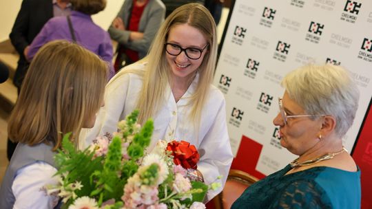 Plenerowe Reminiscencje – wystawa grupy artystycznej Alternatywa w Chełmskim Domu Kultury [GALERIA ZDJĘĆ]