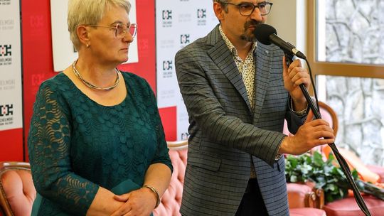 Plenerowe Reminiscencje – wystawa grupy artystycznej Alternatywa w Chełmskim Domu Kultury [GALERIA ZDJĘĆ]