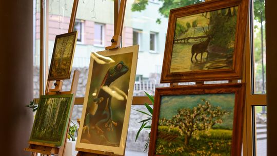 Plenerowe Reminiscencje – wystawa grupy artystycznej Alternatywa w Chełmskim Domu Kultury [GALERIA ZDJĘĆ]