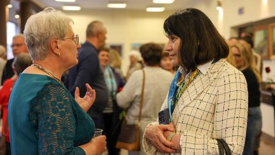 Plenerowe Reminiscencje – wystawa grupy artystycznej Alternatywa w Chełmskim Domu Kultury [GALERIA ZDJĘĆ]