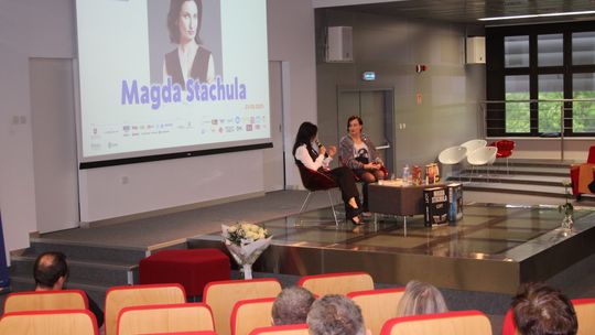 Spotkanie z Magdą Stachulą – znaną autorkę thrillerów psychologicznych [GALERIA ZDJĘĆ]