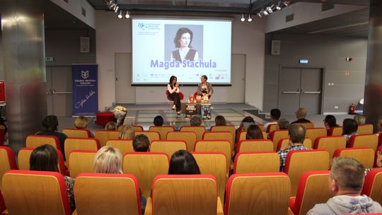 Spotkanie z Magdą Stachulą – znaną autorkę thrillerów psychologicznych [GALERIA ZDJĘĆ]