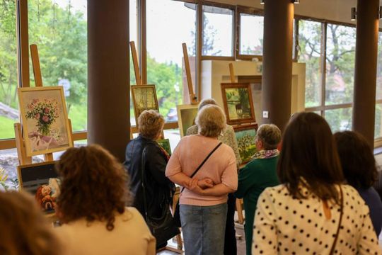 Plenerowe Reminiscencje – wystawa grupy artystycznej Alternatywa w Chełmskim Domu Kultury [GALERIA ZDJĘĆ]