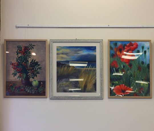 Plenerowe Reminiscencje – wystawa grupy artystycznej Alternatywa w Chełmskim Domu Kultury [GALERIA ZDJĘĆ]