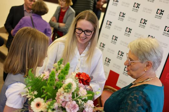 Plenerowe Reminiscencje – wystawa grupy artystycznej Alternatywa w Chełmskim Domu Kultury [GALERIA ZDJĘĆ]