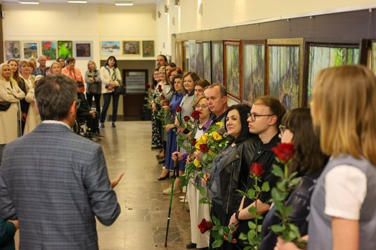 Plenerowe Reminiscencje – wystawa grupy artystycznej Alternatywa w Chełmskim Domu Kultury [GALERIA ZDJĘĆ]