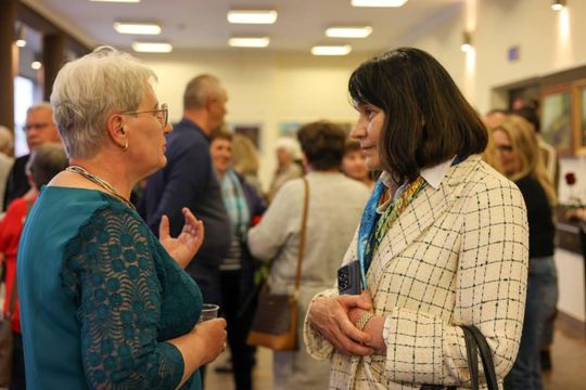 Plenerowe Reminiscencje – wystawa grupy artystycznej Alternatywa w Chełmskim Domu Kultury [GALERIA ZDJĘĆ]