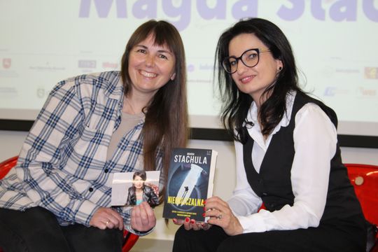 Spotkanie z Magdą Stachulą – znaną autorkę thrillerów psychologicznych [GALERIA ZDJĘĆ]