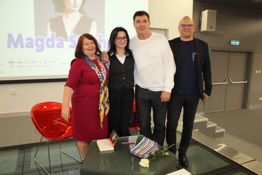 Spotkanie z Magdą Stachulą – znaną autorkę thrillerów psychologicznych [GALERIA ZDJĘĆ]