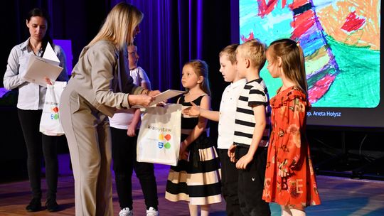 Krasnystaw. Rozstrzygnięcie konkursu plastycznego: Moja Mama Superbohaterka [GALERIA ZDJĘĆ]