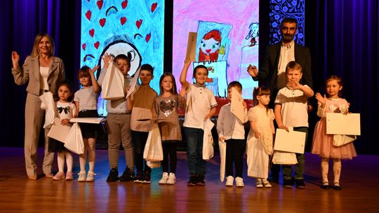 Krasnystaw. Rozstrzygnięcie konkursu plastycznego: Moja Mama Superbohaterka [GALERIA ZDJĘĆ]