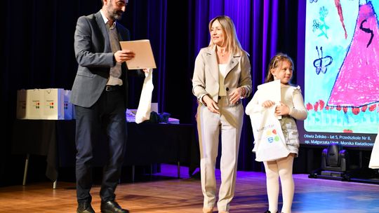 Krasnystaw. Rozstrzygnięcie konkursu plastycznego: Moja Mama Superbohaterka [GALERIA ZDJĘĆ]