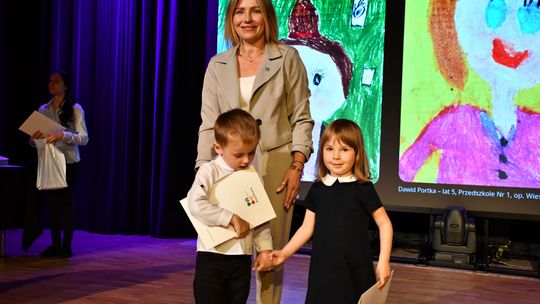 Krasnystaw. Rozstrzygnięcie konkursu plastycznego: Moja Mama Superbohaterka [GALERIA ZDJĘĆ]