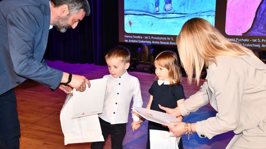 Krasnystaw. Rozstrzygnięcie konkursu plastycznego: Moja Mama Superbohaterka [GALERIA ZDJĘĆ]