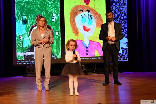 Krasnystaw. Rozstrzygnięcie konkursu plastycznego: Moja Mama Superbohaterka [GALERIA ZDJĘĆ]