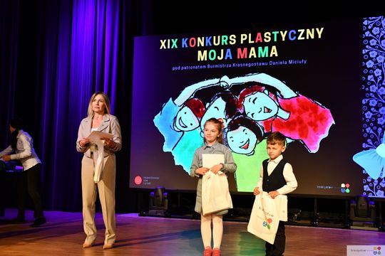 Krasnystaw. Rozstrzygnięcie konkursu plastycznego: Moja Mama Superbohaterka [GALERIA ZDJĘĆ]