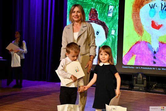 Krasnystaw. Rozstrzygnięcie konkursu plastycznego: Moja Mama Superbohaterka [GALERIA ZDJĘĆ]