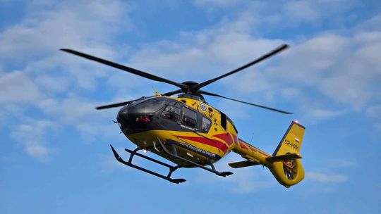 Wędkarz śmigłowcem LPR zabrany do szpitala. Łowił z łódki na Jeziorze Wytyckim [ZDJĘCIA]