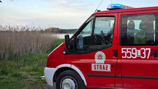 Wędkarz śmigłowcem LPR zabrany do szpitala. Łowił z łódki na Jeziorze Wytyckim [ZDJĘCIA]