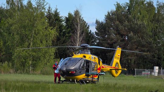 Wędkarz śmigłowcem LPR zabrany do szpitala. Łowił z łódki na Jeziorze Wytyckim [ZDJĘCIA]