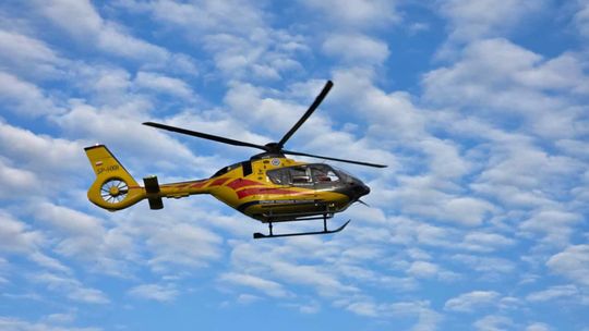 Wędkarz śmigłowcem LPR zabrany do szpitala. Łowił z łódki na Jeziorze Wytyckim [ZDJĘCIA]