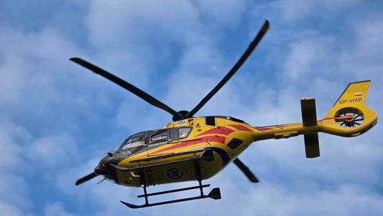 Wędkarz śmigłowcem LPR zabrany do szpitala. Łowił z łódki na Jeziorze Wytyckim [ZDJĘCIA]