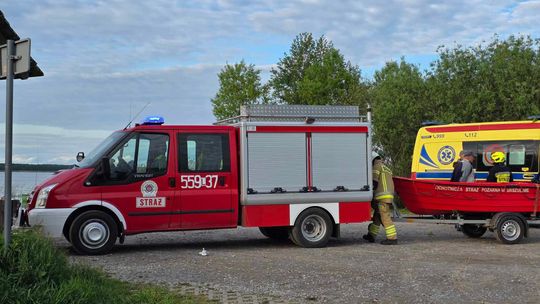 Wędkarz śmigłowcem LPR zabrany do szpitala. Łowił z łódki na Jeziorze Wytyckim [ZDJĘCIA]