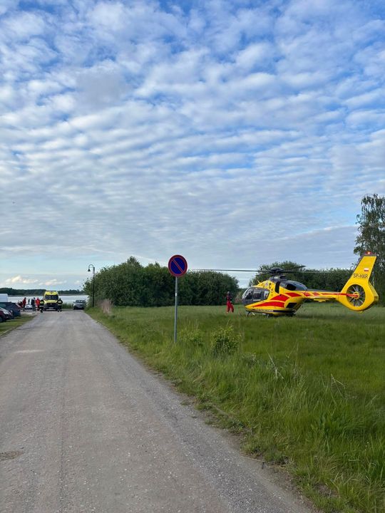 Wędkarz śmigłowcem LPR zabrany do szpitala. Łowił z łódki na Jeziorze Wytyckim [ZDJĘCIA]