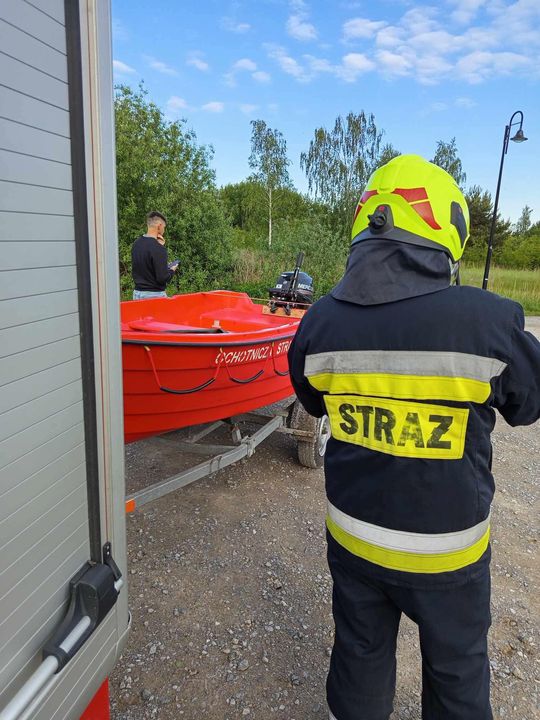 Wędkarz śmigłowcem LPR zabrany do szpitala. Łowił z łódki na Jeziorze Wytyckim [ZDJĘCIA]