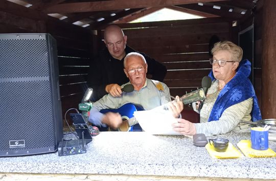 Seniorzy z Chełma bawili się w Kumowej Dolinie! [ZDJĘCIA]