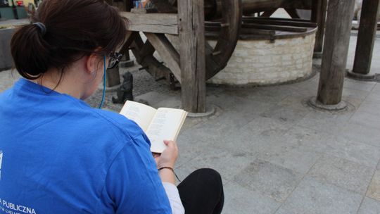 Chełm. Akcja Głośnego Czytania Poezji Jana Kochanowskiego [GALERIA ZDJĘĆ]