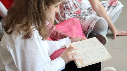 Chełm. Akcja Głośnego Czytania Poezji Jana Kochanowskiego [GALERIA ZDJĘĆ]