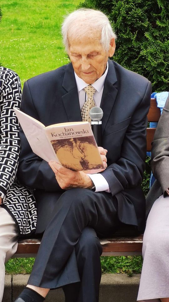 Chełm. Akcja Głośnego Czytania Poezji Jana Kochanowskiego [GALERIA ZDJĘĆ]