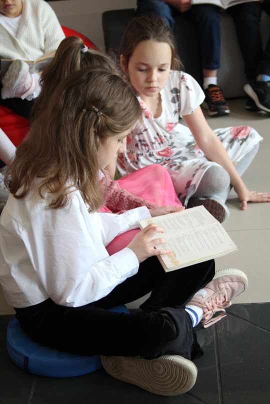 Chełm. Akcja Głośnego Czytania Poezji Jana Kochanowskiego [GALERIA ZDJĘĆ]