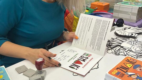 Trwają Chełmskie Targi Książki - Wieczorkowski, Bednarek, Chełmska legenda. W cieniu trzech dębów [GALERIA ZDJĘĆ]