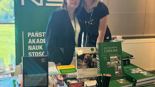 Trwają Chełmskie Targi Książki - Wieczorkowski, Bednarek, Chełmska legenda. W cieniu trzech dębów [GALERIA ZDJĘĆ]