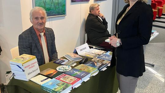 Trwają Chełmskie Targi Książki - Wieczorkowski, Bednarek, Chełmska legenda. W cieniu trzech dębów [GALERIA ZDJĘĆ]