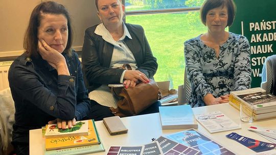 Trwają Chełmskie Targi Książki - Wieczorkowski, Bednarek, Chełmska legenda. W cieniu trzech dębów [GALERIA ZDJĘĆ]