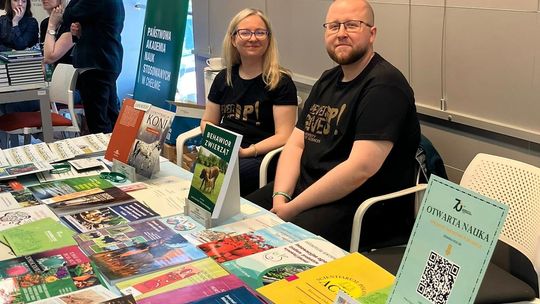 Trwają Chełmskie Targi Książki - Wieczorkowski, Bednarek, Chełmska legenda. W cieniu trzech dębów [GALERIA ZDJĘĆ]