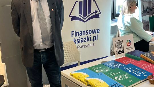 Trwają Chełmskie Targi Książki - Wieczorkowski, Bednarek, Chełmska legenda. W cieniu trzech dębów [GALERIA ZDJĘĆ]